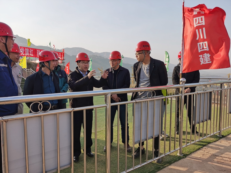 武勇深入四公司白鶴灘移民安置系列工程宣貫集團第三次黨代會精神并開展2021年“送溫暖”活動 (2)_副本