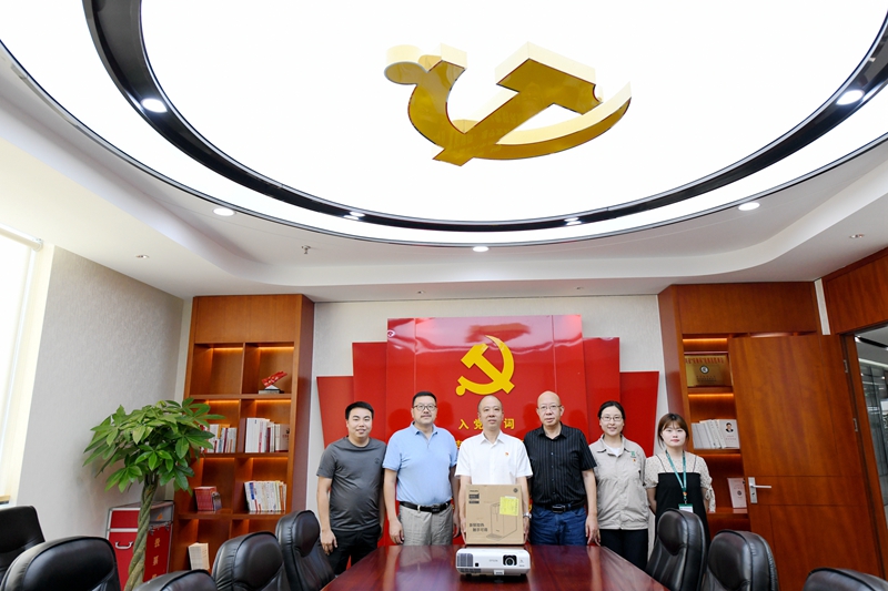 八一節(jié)給軍人送溫暖 (3)_副本_副本 八一節(jié)給軍人送溫暖 (3)_副本_副本